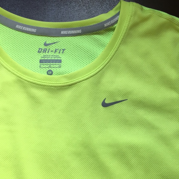 Nike shirt reflective running work out - Picture 2 of 4